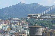 Ponte crollato, primi alloggi agli sfollati di Genova