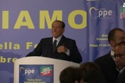 Berlusconi: 'In democrazia Casalino fuori con valigia'