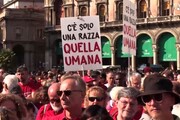 Milano, migliaia in piazza contro razzismo e intolleranza