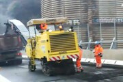 Iniziata rimozione asfalto su moncone ovest ponte Morandi