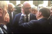 Bonaiuti, l'abbraccio commosso tra Alfano e Silvio Berlusconi