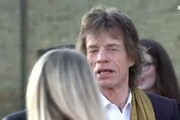 Mick Jagger sta male, Rolling Stones cancellano tour