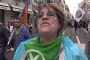 Leghisti in piazza: 'Vogliamo ribaltare l'Europa'