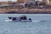 Lampedusa, gommone carico di giornalisti verso la Sea Watch