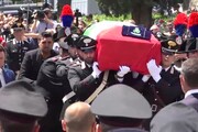 Folla a Somma Vesuviana per i funerali del carabiniere