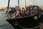 Le condizioni dei migranti sul veliero Alex a Lampedusa