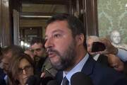 Salvini: saluti romani e pugni chiusi fuori cose del passato