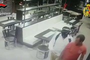 Rapina a McDonald's nel centro di Catania, quattro arresti