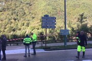 Maltempo in Francia, strada crollata a La Bolle'ne-Ve'subie