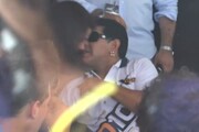 Morto Maradona, l'entusiasmo di Napoli per il suo idolo