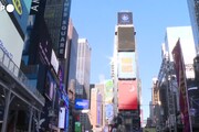A Times Square il Wishing Wall con i desideri per il 2021 dei newyorkesi