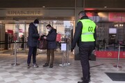 Covid, a Torino i vigilantes dello shopping: il primo a organizzarsi e' Rinascente