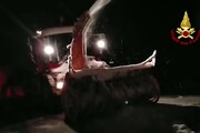 Maltempo, strade bloccate dalla neve nel Bellunese: Vigili del Fuoco in azione