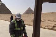 Coronavirus, l'Egitto disinfetta le piramidi di Giza