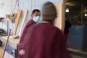 Coronavirus, in Ecuador i detenuti aiutano a costruire le bare