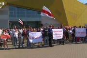Bielorussia, Lukashenko fa visita in una fabbrica: gli operai scioperano