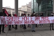 Covid, flash mob a Milano contro riforma sanitaria lombarda: "Va cancellata non modificata"