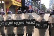 Birmania, proteste contro il golpe nelle universita'