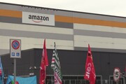 Amazon, sciopero a Brandizzo: 'Siamo 400 corrieri e rischiamo tutti il posto'