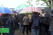 Lombardia, assembramenti sotto la pioggia e disagi per la corsa vaccinale agli over 80