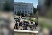 Washington, auto travolge due poliziotti davanti al Congresso
