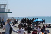 Covid, aria d'estate sul Lido di Ostia: spiagge prese d'assalto