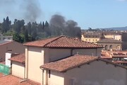 Firenze, fumo intenso dal tetto degli Uffizi: museo evacuato
