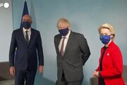 G7, Johnson con Michel e von der Leyen: 'Protocolli ok, abbiamo sedie per tutti'