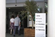 Varese, nei reparti Covid ormai solo i non vaccinati, tanti no-Vax si pentono