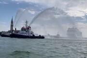 Salpata da Venezia la prima nave da crociera dopo 17 mesi