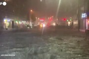 Coda dell'uragano Ida colpisce New York, strade allagate nel Queens