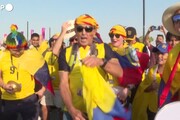 Qatar 2022, tifosi dell'Ecuador cantano prima della partita inaugurale