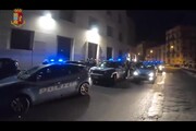 Blitz anticamorra della Polizia contro il clan Mazzarrella di Napoli
