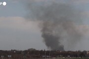 Ucraina, distrutto l'aeroporto di Dnipro: colonna di fumo sulla citta'