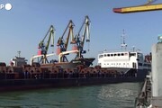 Ucraina, prima nave mercantile in partenza da Mariupol dalla caduta della citta'