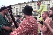 Eurovision, i Citi Zeni fanno impazzire Torino