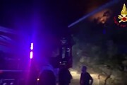 Incendi, riprende il fuoco a Savogna: evacuate 25 famiglie
