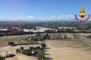 Maltempo nelle Marche, ricognizione aerea dei vigili del fuoco sulle aree alluvionate