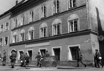 La casa natale di Hitler a Braunau am Inn, Austria (ANSA)