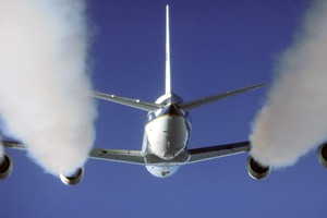 Ong e compagnie aeree chiedono all'Ue target vincolanti di e-kerosene per gli aerei (ANSA)