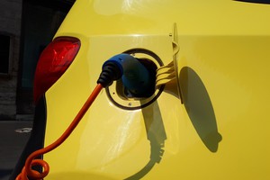 In aumento quota mercato auto elettriche (ANSA)
