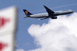 Sette Paesi Ue, mandati nazionali più ambiziosi per carburanti aerei (ANSA)