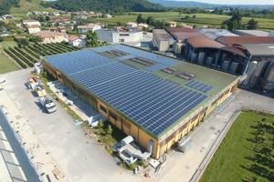 L'Ue vuole incentivare l'installazione di impianti solari sui tetti (ANSA)