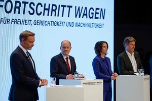 Il nuovo cancelliere tedesco Olaf Scholz presenta il contratto di coalizione (ANSA)