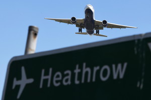 Londra Heathrow tra gli aeroporti che emettono più CO2 al mondo (ANSA)