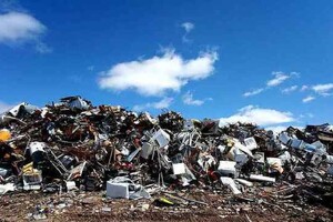 Pe approva regole più rigorose su spedizione rifiuti (ANSA)