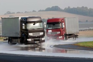 Nuovi standard CO2 per camion a fine anno (ANSA)