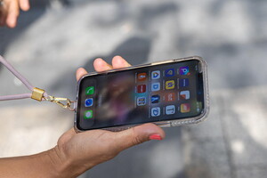 iPhone 12 bloccati in Francia, 'possibile estensione del divieto in tutta Europa' (ANSA)