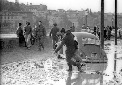 50 anni fa l'alluvione di Firenze (ANSA)
