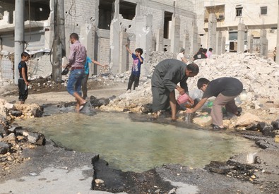 Un'immagine fornita da UNICEF mostra le dure condizioni di vita nelle citta' siriane distrutte dai combattimenti (ANSA)
